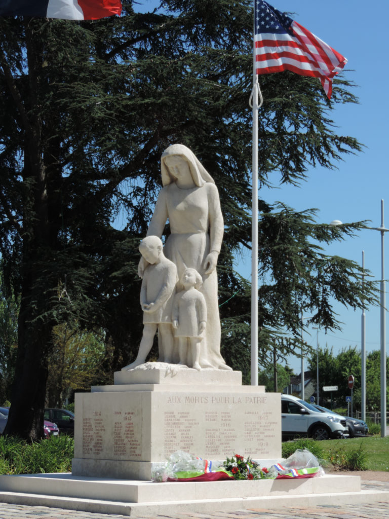Monument aux morts Le Neubourg
