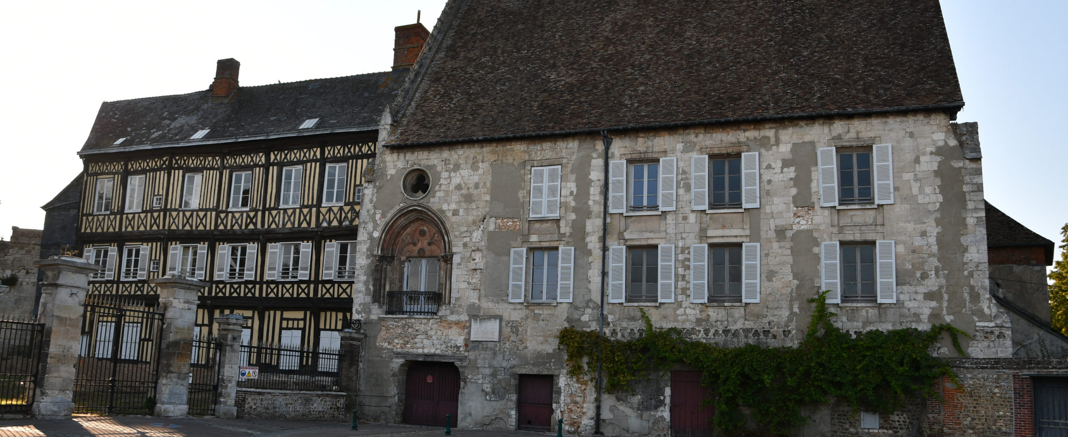 Vieux - Château, notre patrimoine médiéval normand 